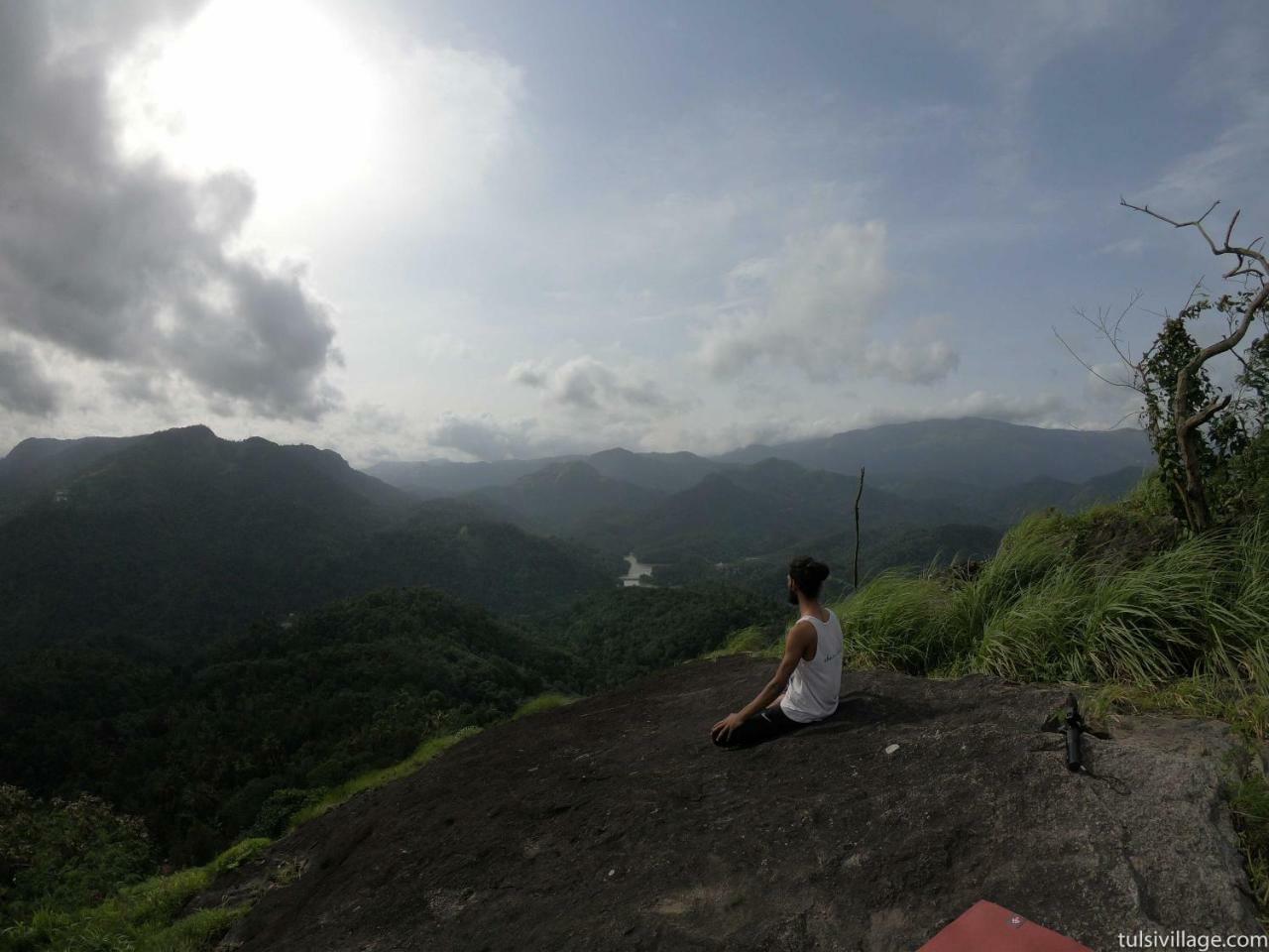 Tulsi Village Resort Munnar Anaviratty Buitenkant foto